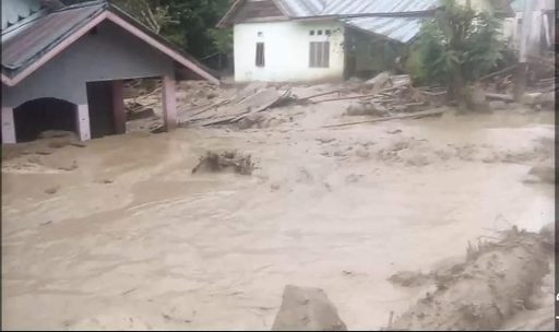 Banjir Bandang, Sejumlah Rumah Warga Tertimbun Lumpur di Poso