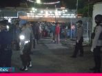 Petugas KP3 Periksa Ketat Penumpang KM Labobar yang Masuk di Pantoloan
