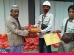 IMIP Salurkan Paket Sembako untuk Kaum Dhuafa di Bahodopi