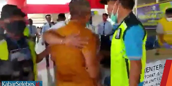 Video : Ditegur Tak Pakai Masker, Oknum Anggota DPRD di Banggai Pukul Petugas Bandara Luwuk