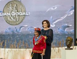 Aktivis Perempuan Poso Lian Gogali Raih Penghargaan Four Freedom Awards 2022