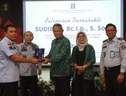 Kakanwil Kemenkumham Sulteng beri Penghargaan dan Apresiasi pada Pegawai Purna Tugas